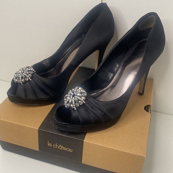 Le Chateau Sz 9 Black Heel with Front Decoration - Picture 2 of 3